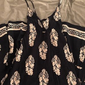 Maxi dress with feather print